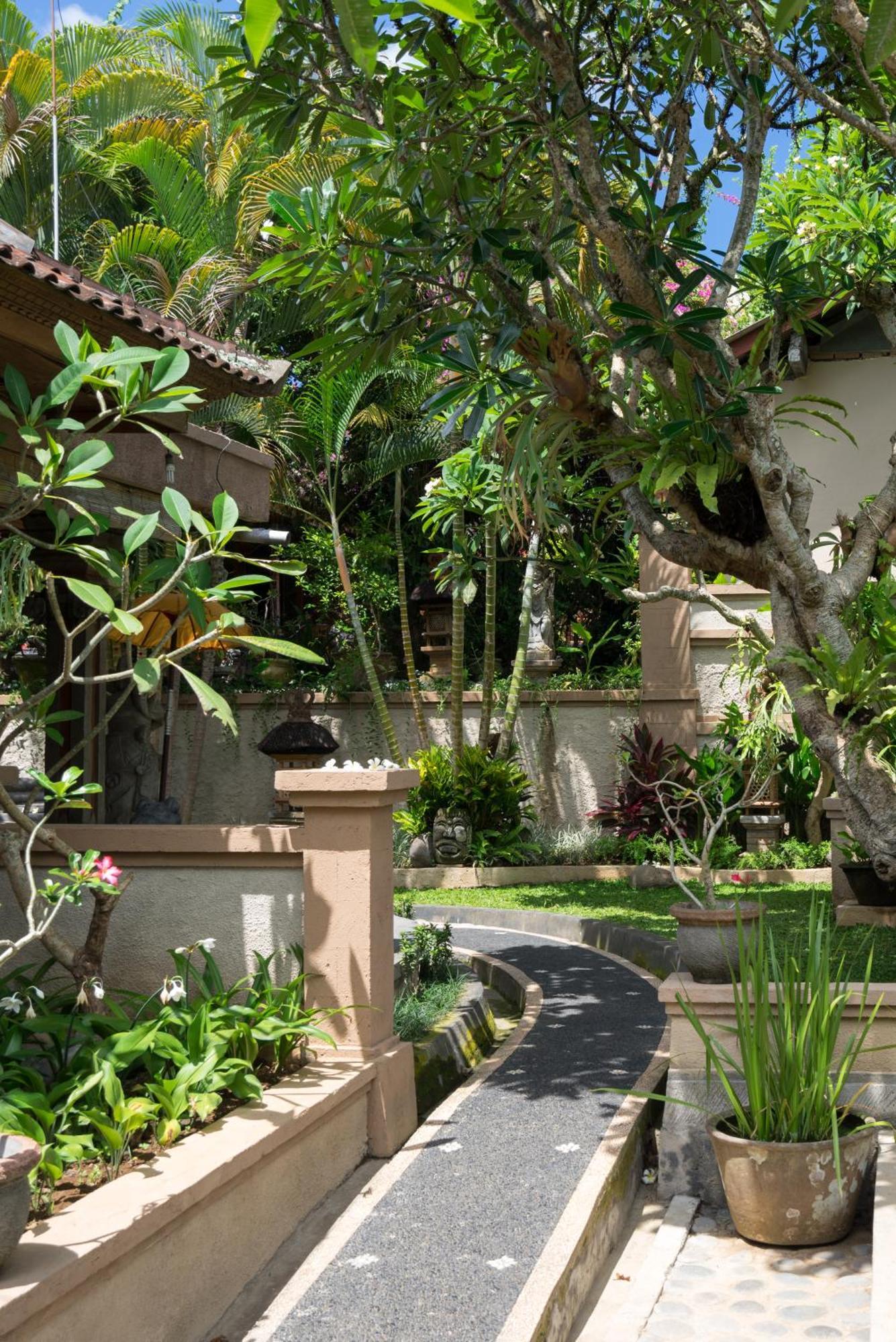Nuaja Balinese Guest House Ubud  Bagian luar foto